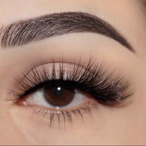 CHICK Lashes Colourpop